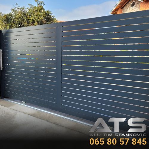 aluminijumski gelenderi, izrada aluminijumskih gelendera, aluminijumske ograde, izrada aluminijumskih ograda, aluminijumske kapije, alu kapije, alu rukohvati, aluminijumski rukohvati,